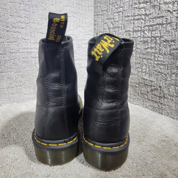 Dr. Martens Air Wair Unisex Size M9 L10 US Black Leather Lace up Boots 11822 - Picture 3 of 11